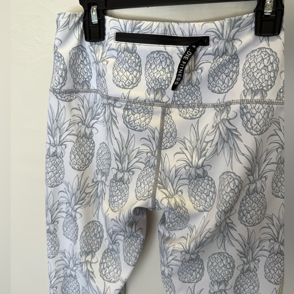 Pineapple Pattern Leggings Women’s Size Medium - Picture 6 of 6